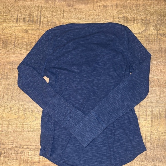 GAP Women's Navy Button Down Shirt - Picture 4 of 4